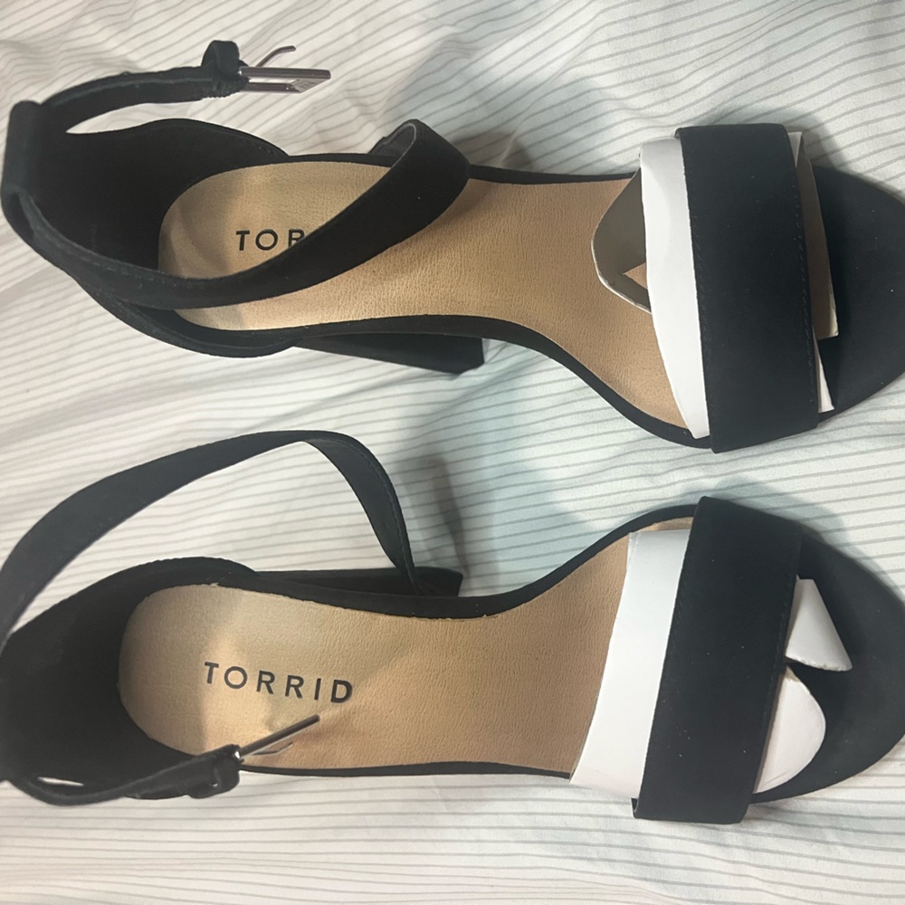 Black open toes heels